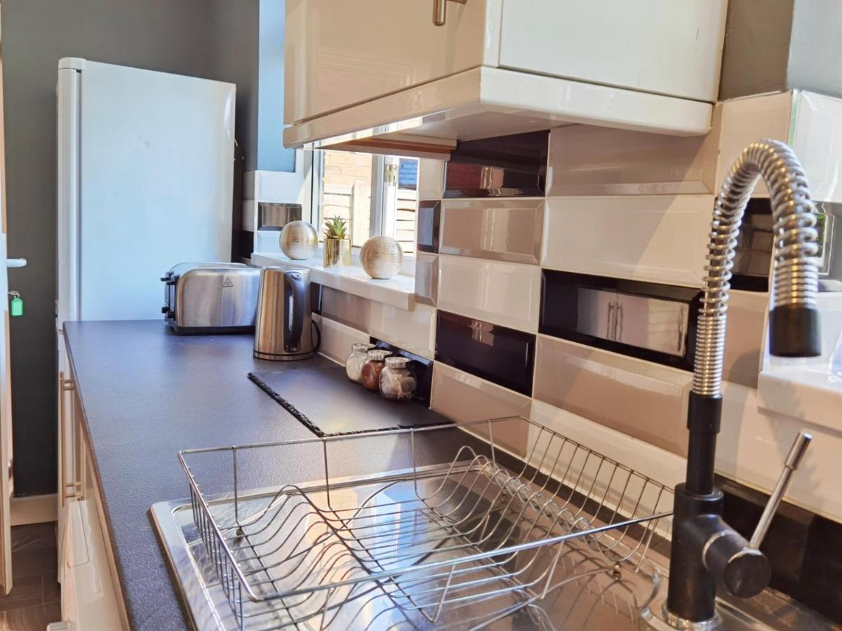 Perry Road, Beautiful Large House Available For Guests And Contractors Parking Wifi Villa Nottingham Luaran gambar