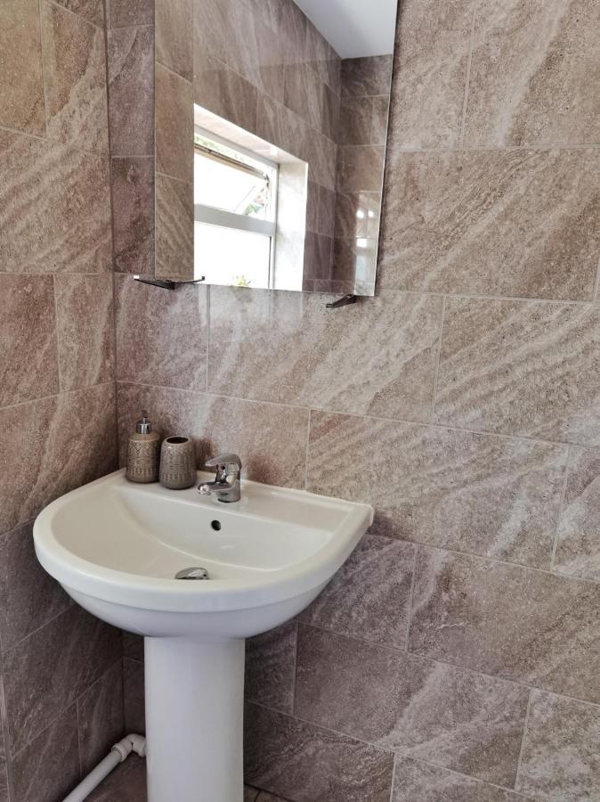 Perry Road, Beautiful Large House Available For Guests And Contractors Parking Wifi Villa Nottingham Luaran gambar